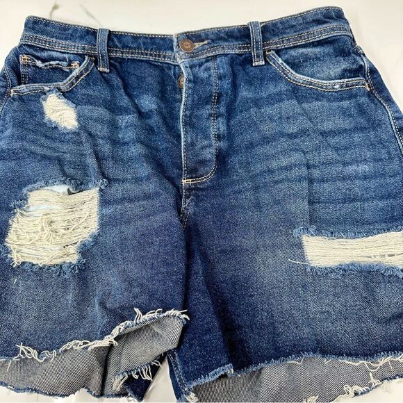 Hollister Curvy Ultra High-rise Mom Shorts- Size 9 - Picture 2 of 13